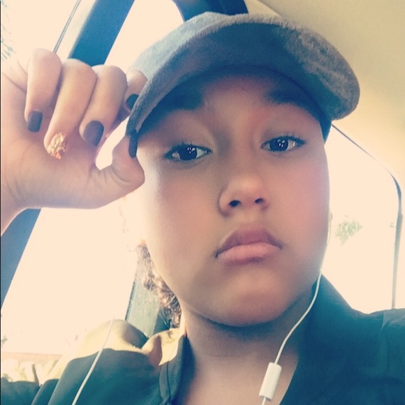 Meet your Posher, Isabelle - Picture 1 of 1